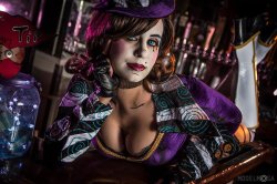 Mad Moxxi Cosplay : Happy New Year! by Khainsaw