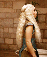 rubyredwisp:  Daenerys Targaryen’s outfits (in order of appearance) 