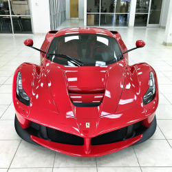 crash&ndash;test:  LaFerrari (by Jason Phillips Design)