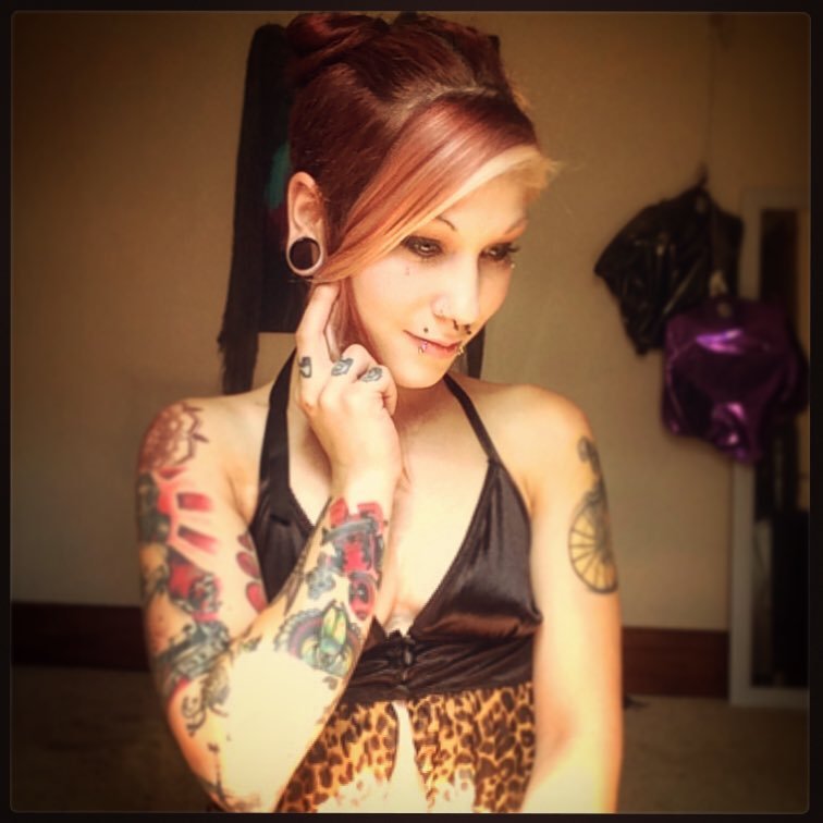 cattie-of-godsgirls:  Tagged by queenhayliexo to post 6 selfies! I tag xseawitchx,