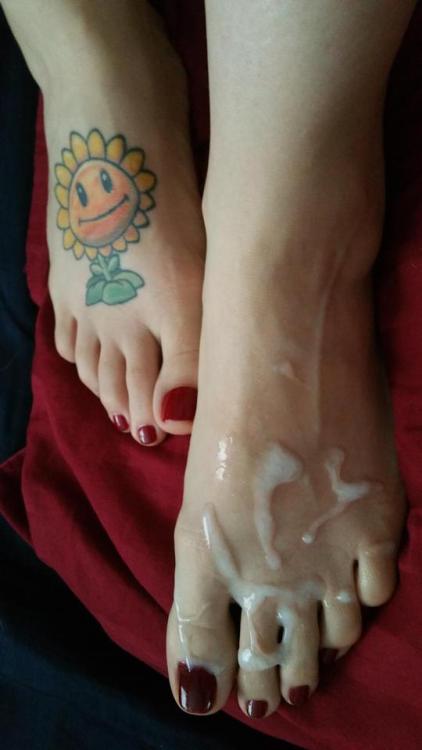 Free Foot Fetish Content & Feet Porn - Creamy Feet