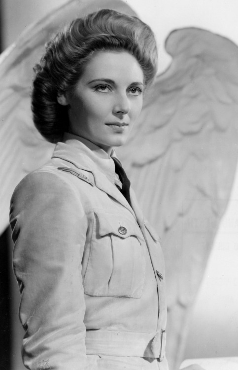 powellpressburger:Kathleen Byron in A Matter of Life and Death. one of the best hair styles ever, lo