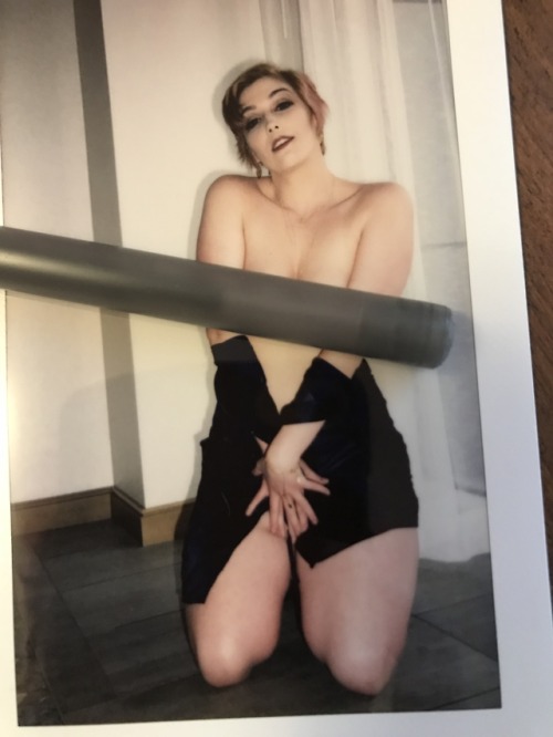 Sex added tons of polaroids to my store :https://microkitty.storenvy.com/collections/1369247-polaroidsthere pictures