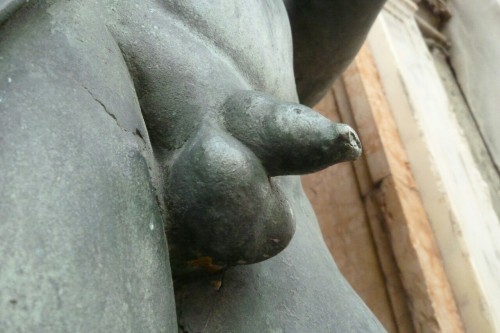 art4gays: staopenloopweer:Apollo detail 1545 By Sansovino  Venice (via TumbleOn)