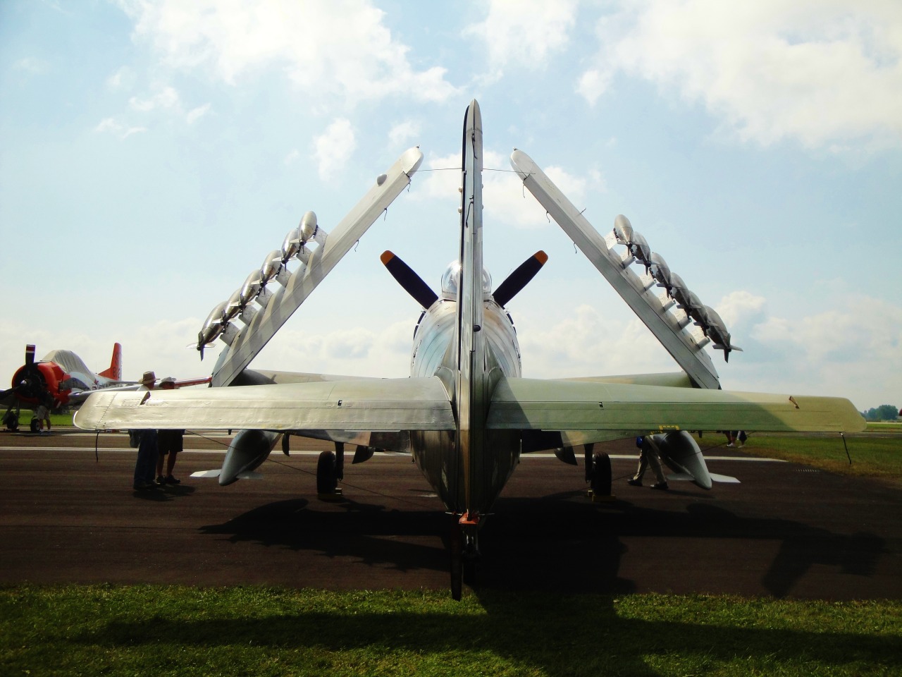 thestonecuttersguild:  Naked Fanny, Oshkosh 2014 
