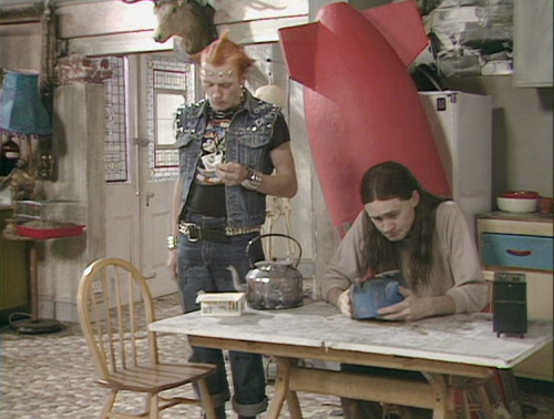 sealinne:The Young Ones - S1E4- “Bomb” 
