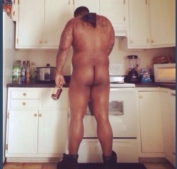 thickboyswag:  Submission! Tatted Thick Dude