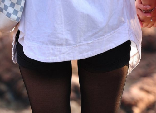 http://tights-details.tumblr.com/post/98053905358