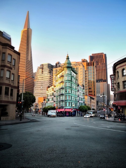 travelingcolors: Columbus Tower, San Francisco | California (by Mister Mal)