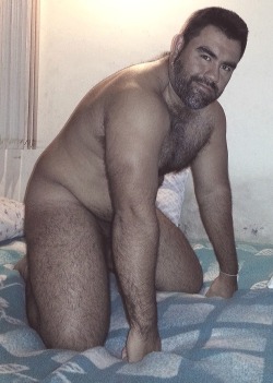 bearscumover:  Sexy guy!