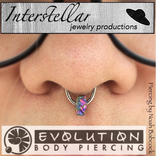 Healed #septumpiercing with jewelry by #interstellarjewelryproductions and a bit of custom bending. 