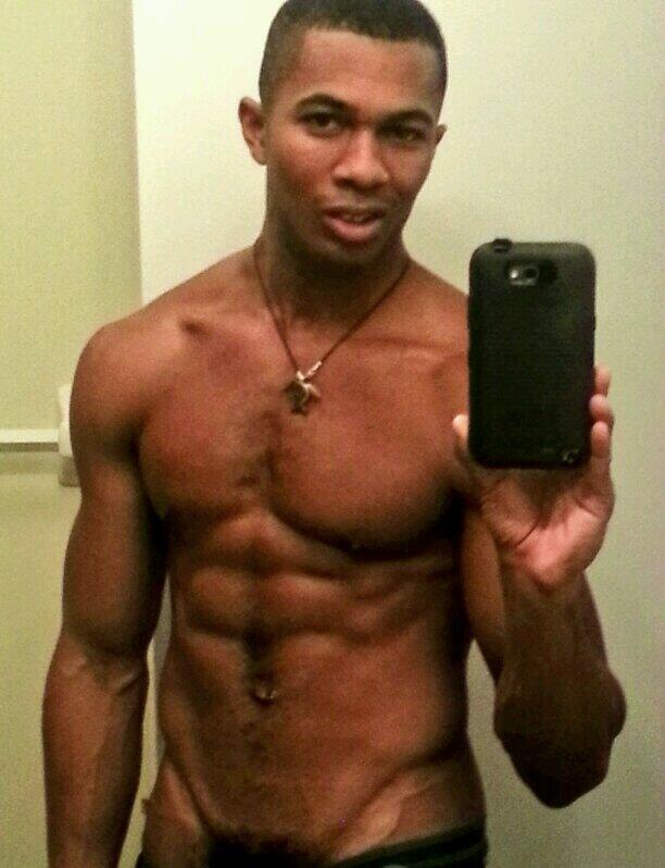 lonestranger:  colungafrank:  SEAN XAVIER TWITTER PICS  So Sexy, So Hot, So Damn