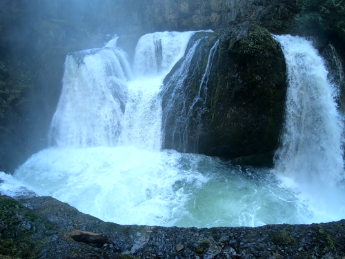 oneshotolive:  A very hard to get to place. Frustration Falls, Salmon River Gorge, OR [OC] [1434x1079] 📷: samuraibraaaaap 