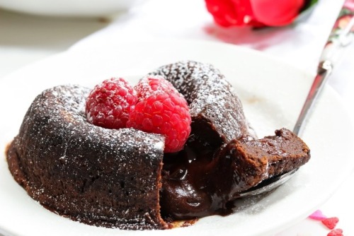 Instant Pot Chocolate Lava Cake
Frugal and economical to make as your usual baking produce with some extra chocolate thrown in and you have your chocolate lava pudding made.
Follow for recipes
Get your FoodFfs stuff here