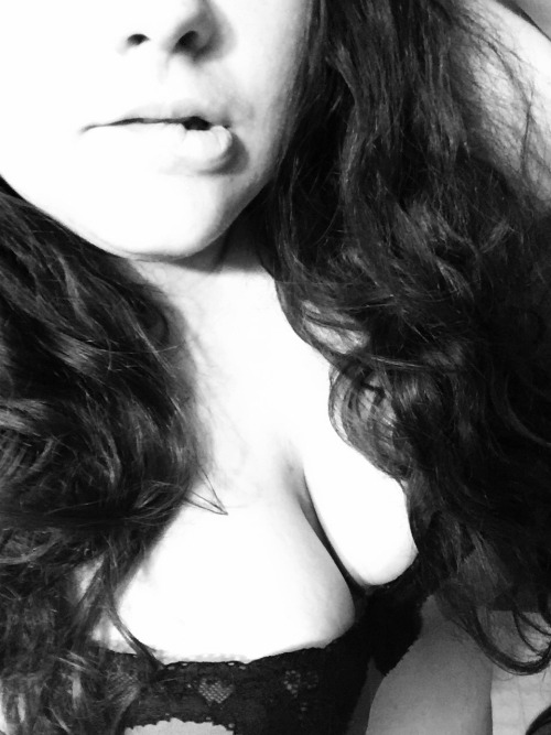 bbwcharlierebel:  Getting ready for bed…