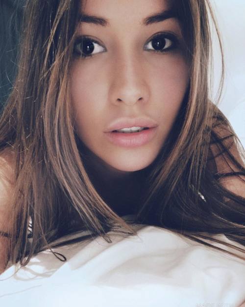 fresh-models:  Natalimiru pretty selfie 