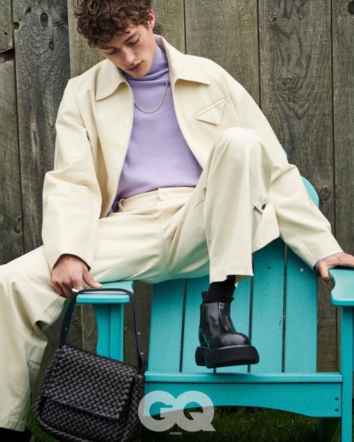 Valentin Humbroich by Moke Na-jung – GQ Korea (June 2022)