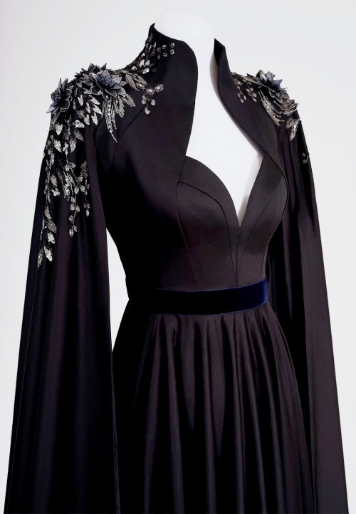 kylosolorey: evermore-fashion: Favourite Designs: Linda Friesen ‘The Raven Queen’ Haute Couture Gown