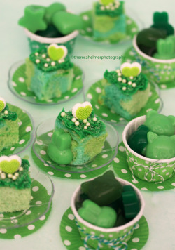 emerald753:  Green Lemon Cake n Treats http://theresahelmer.deviantart.comhttp://www.theresahelmerphotography.com/ 