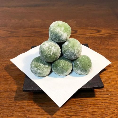 ★ Sep. 13, 2019 Chimoto, Tokyo: tsukimi-dango (lit. moon viewing-dumpling) ——– Sweet rice dumplings 