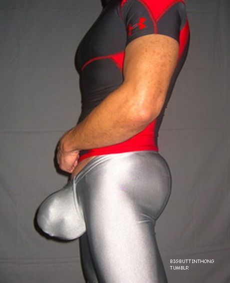 BIG BUTT IN THONG