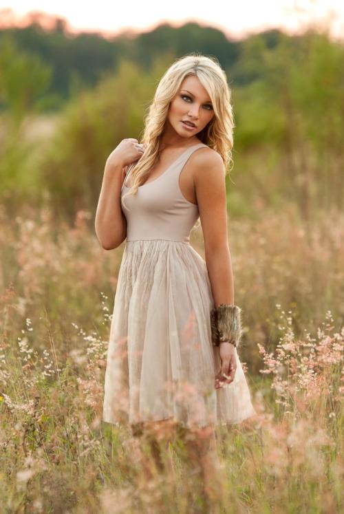 heavenly-blonde:  Tara Booher