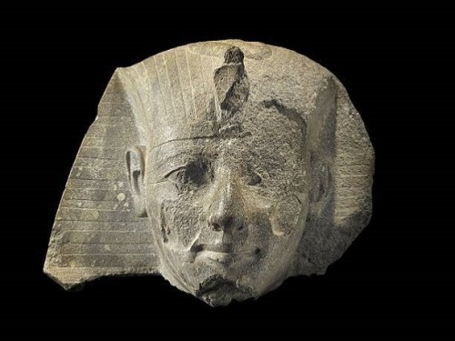 Royal statue&rsquo;s headFrom Karnak. 18th Dynasty, ca. 1550-1292 BC. Photo: Sandro Vannini
