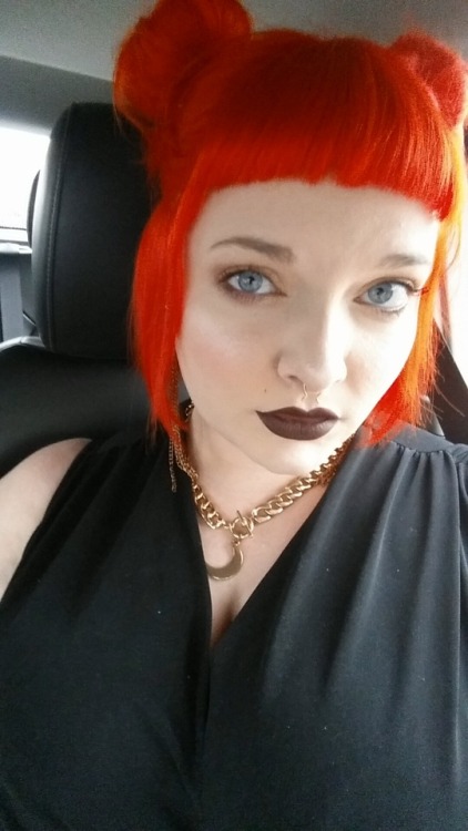rollsofdestiny:  These photos make it look kind of red, but I’m channeling my inner Leeloo! 😍