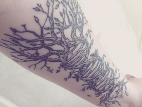 fuckyeahtattoos:  Family tree with my family members initials around it and kind of hidden. Done by Bill from the I Ov Thee Gragon shop in Racine Wisconsin