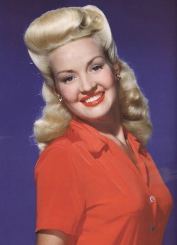 meganmonroes:  Betty Grable in the 1940s.