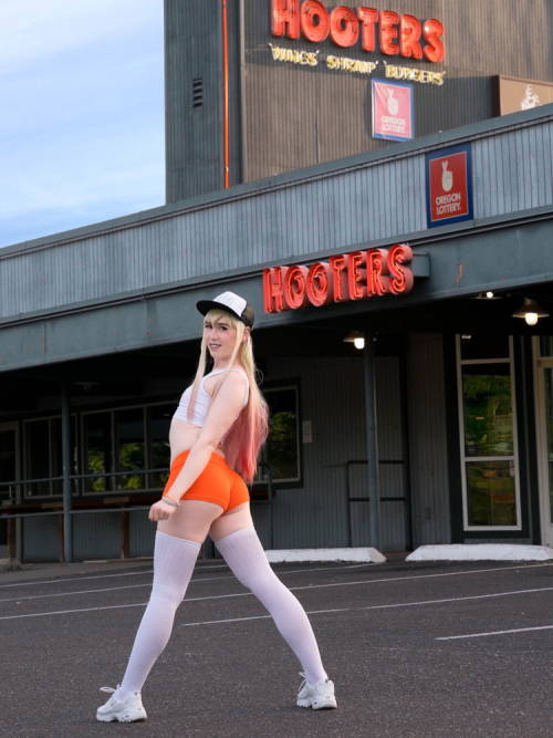 cdbeautyblog:Femboy Hooters, where the hottest thing isn’t chicken wings ;)