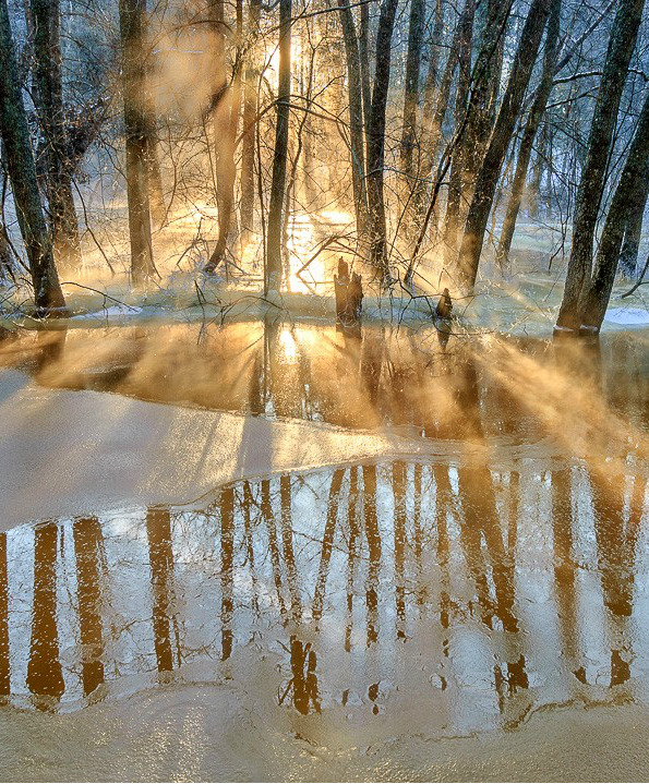 gyclli:  See Original : Frozen River by Jari Hakala / 500px The first sunlight on