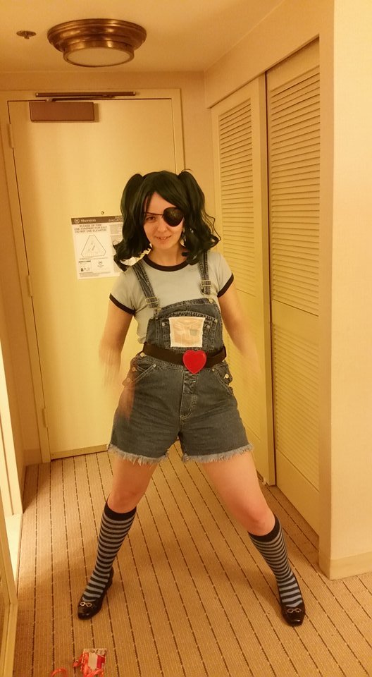 darksidekelz:  I’m getting a lot of mileage out of this cosplay.  Finally got