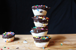 fullcravings:  Banana Split Bites 