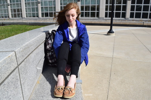 This is Jen! She was kind of enough to offer me some time to snap a few pictures of her feet. She ha