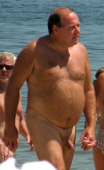 Big Man Pissing