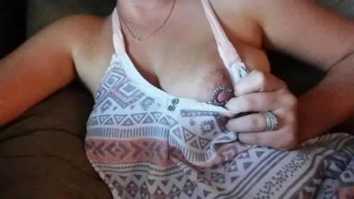 1sexyhornywife:  I love giving him a little porn pictures