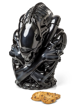 yasboogie:  Alien Warrior Cookie Jar by Paul Harding [h/t]