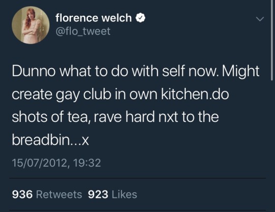 elllayelich:  me at 2am after finishing a bottle of wine 