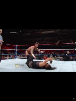 rwfan11:  Roman Reigns buttcrack