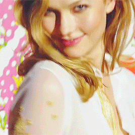karlie-sunshine-kloss:karliekloss  #youbeyou @dvf