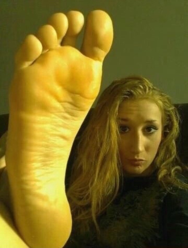 Teen Foot Lovers