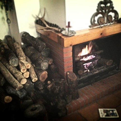 neirahda:  Today at home, trying to make a good fire.