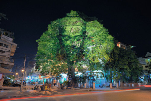 sixpenceee:Haunting 3D Projections onto trees by Clement Briend. He says, “I always wanted to photog