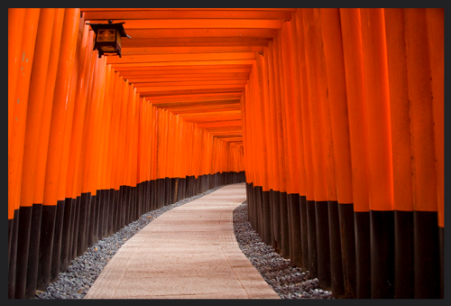 Fushimi Inari, Kyotovia https://www.flickr.com/photos/rctravel/6609989993/in/photostream/