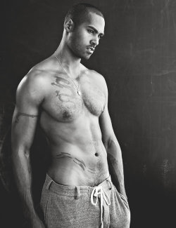 musclejaw:  bruhyousexy:  lamon archey and