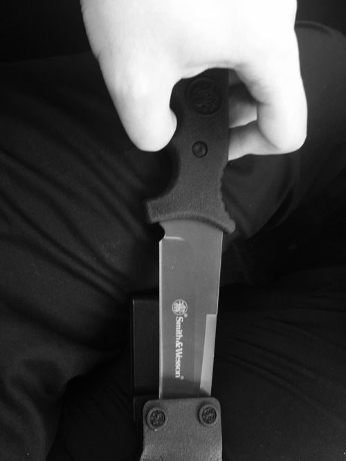 villainousdaddy:  New toy  -whimpers- gah that’s sexy..
