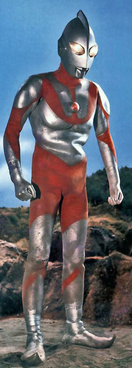 chernobog13:Ultraman’s Type B costume looking more than a little worse for wear.