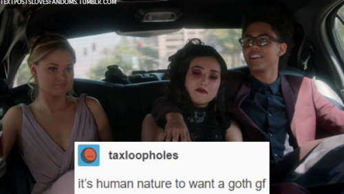 Marvel’s Runaways vs Text Posts  Part 1/??