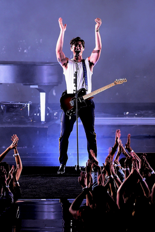 carpetdiem:SHAWN MENDES2018 MTV Video Music Awards, New York City (August 20, 2018).